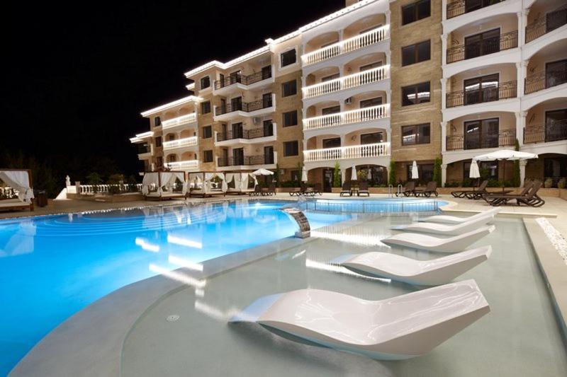 Valencia Gardens Deluxe Apartments เนเซบาร์ ภายนอก รูปภาพ