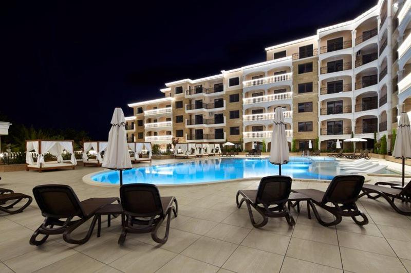 Valencia Gardens Deluxe Apartments เนเซบาร์ ภายนอก รูปภาพ