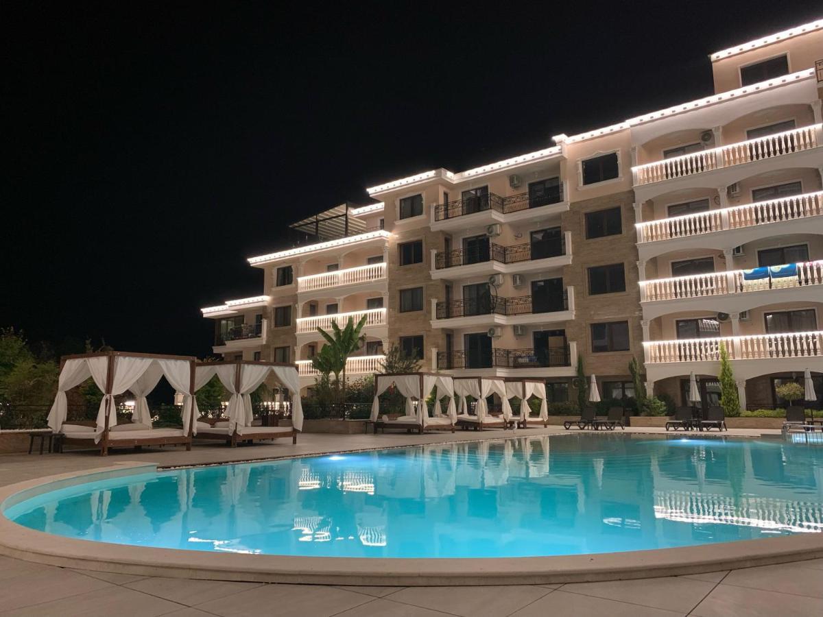 Valencia Gardens Deluxe Apartments เนเซบาร์ ภายนอก รูปภาพ