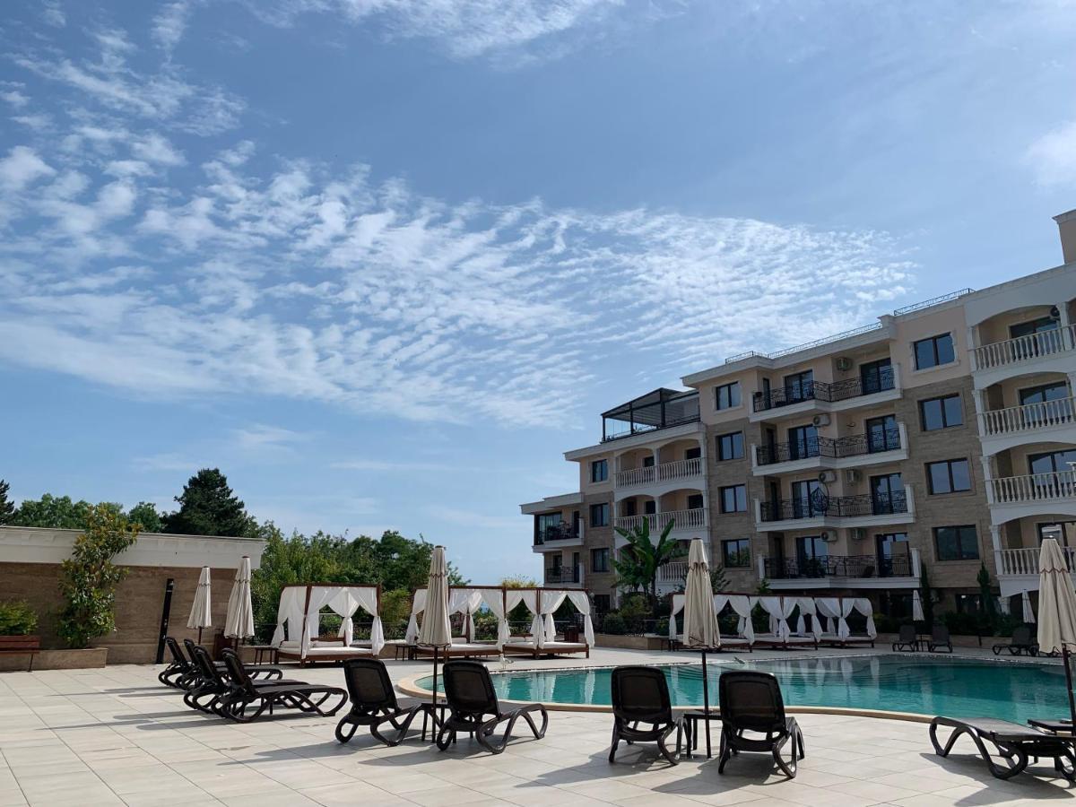 Valencia Gardens Deluxe Apartments เนเซบาร์ ภายนอก รูปภาพ