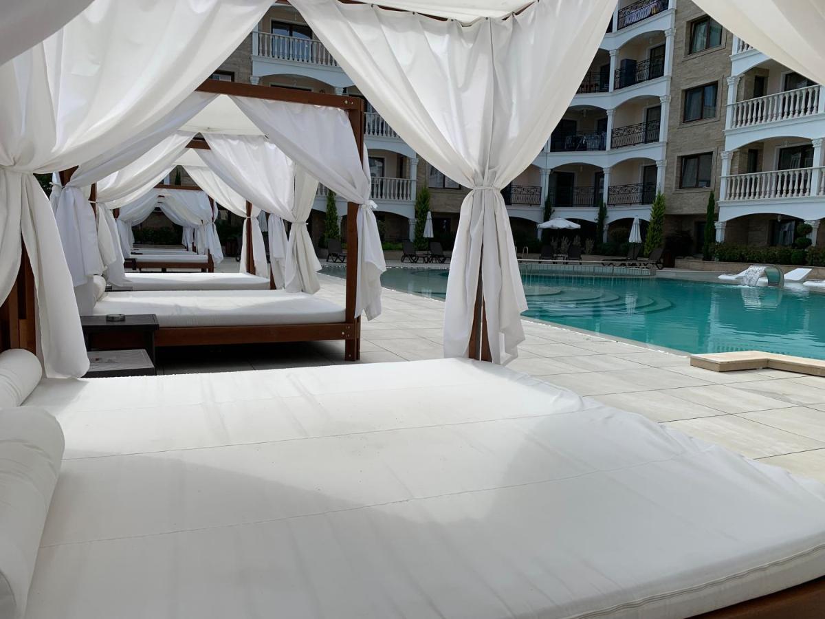 Valencia Gardens Deluxe Apartments เนเซบาร์ ภายนอก รูปภาพ