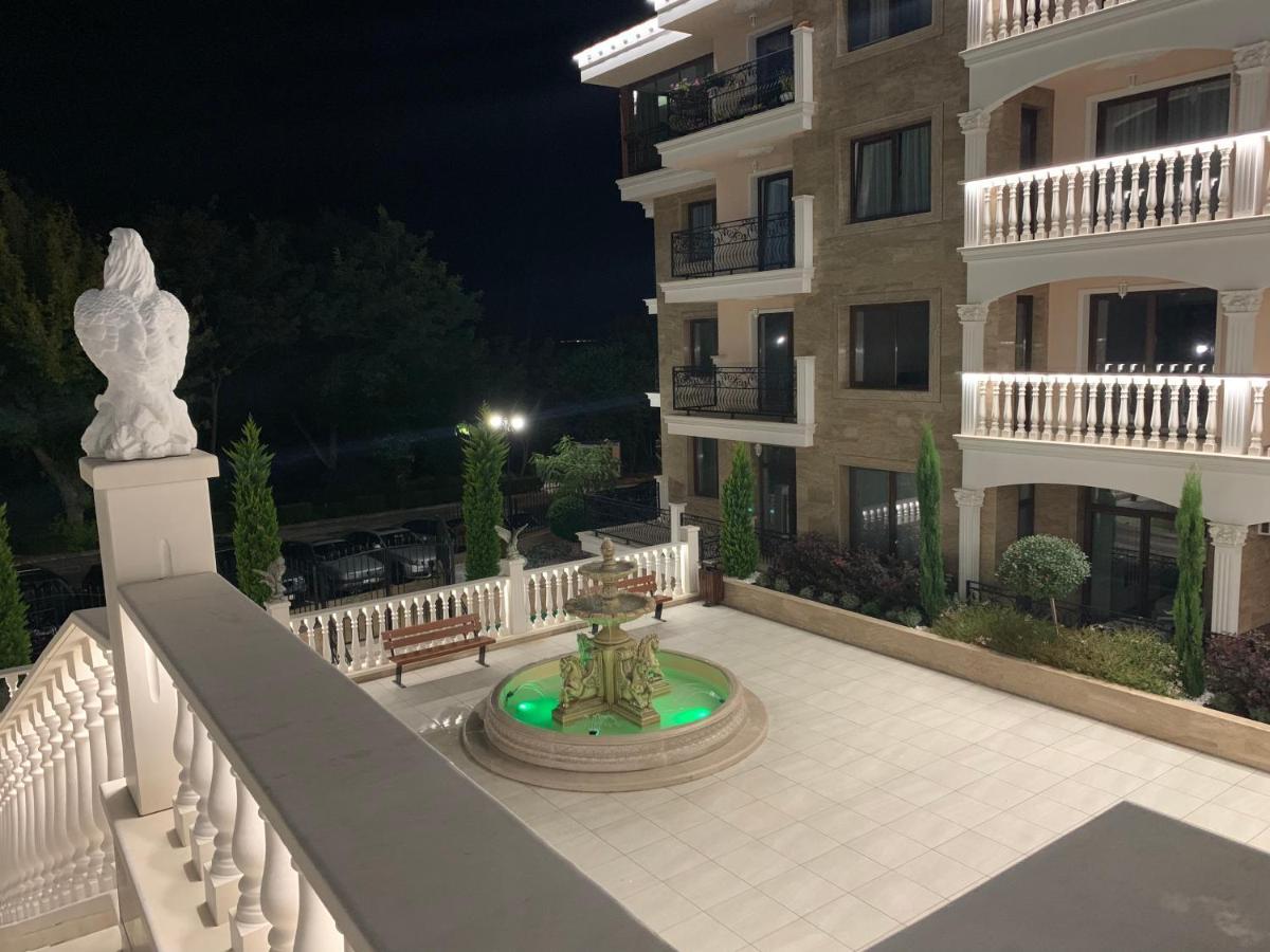 Valencia Gardens Deluxe Apartments เนเซบาร์ ภายนอก รูปภาพ