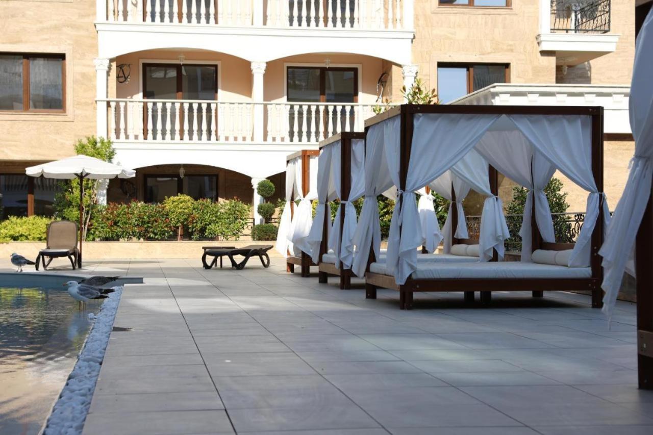 Valencia Gardens Deluxe Apartments เนเซบาร์ ภายนอก รูปภาพ