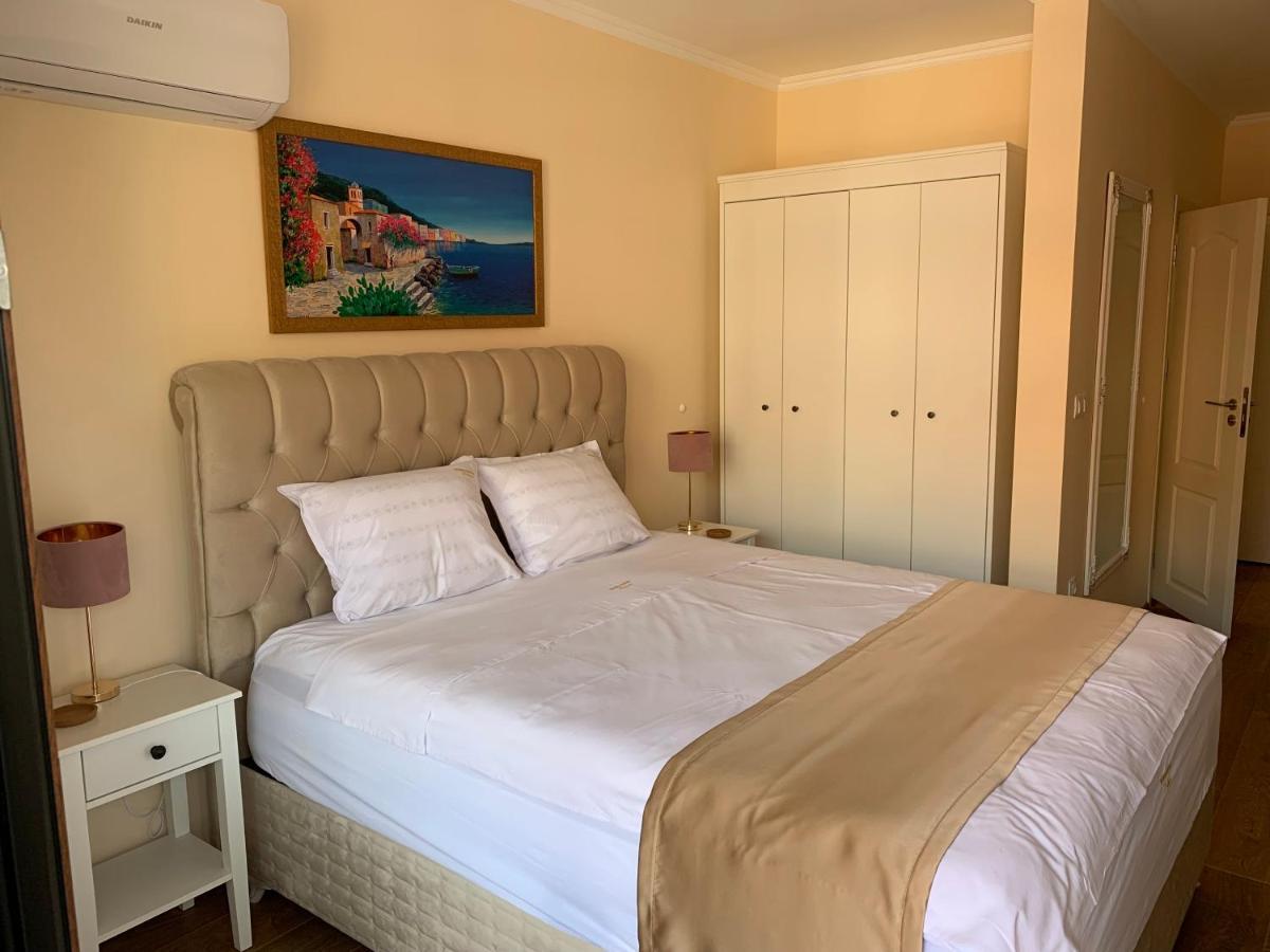 Valencia Gardens Deluxe Apartments เนเซบาร์ ภายนอก รูปภาพ