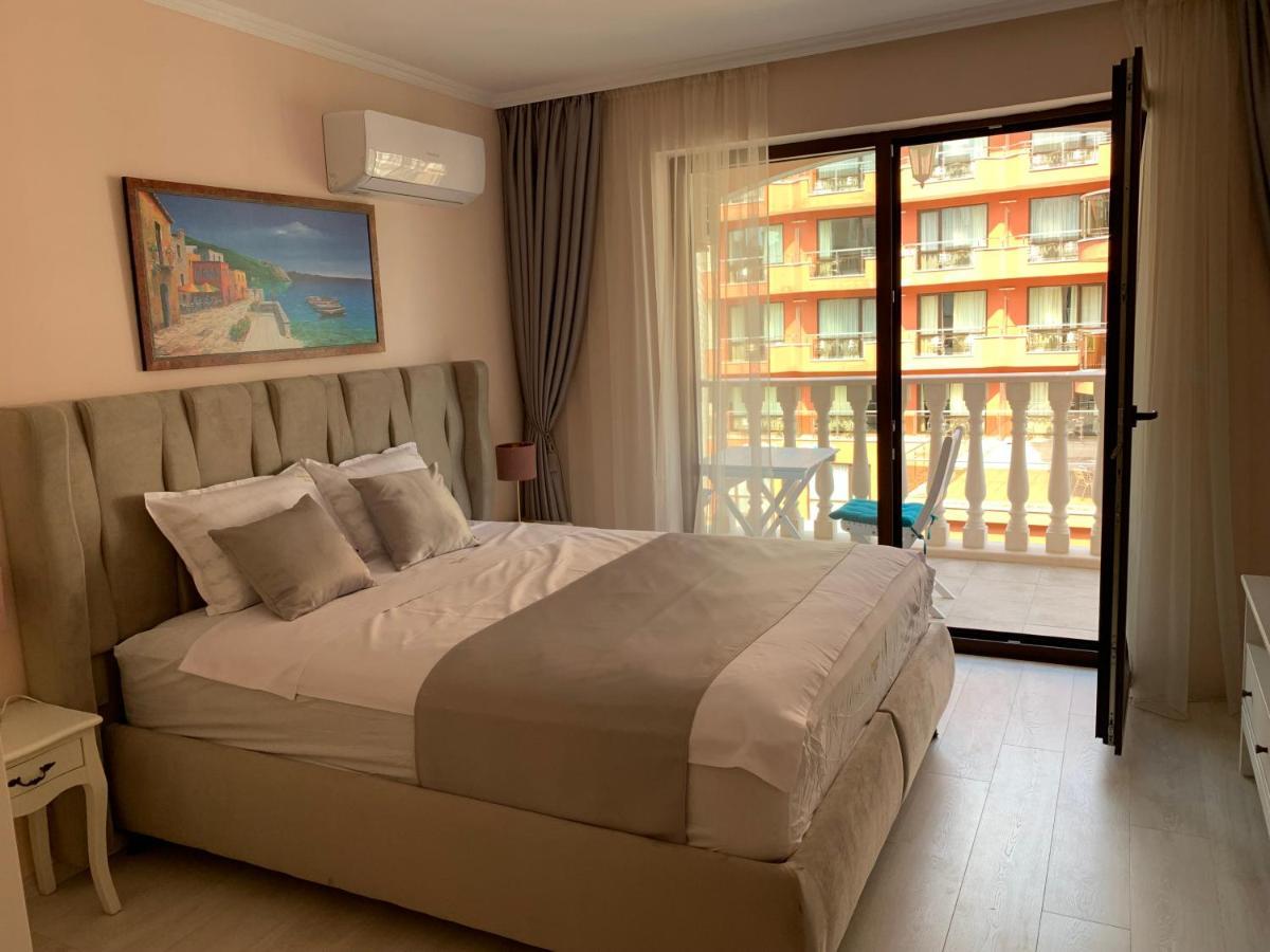 Valencia Gardens Deluxe Apartments เนเซบาร์ ภายนอก รูปภาพ