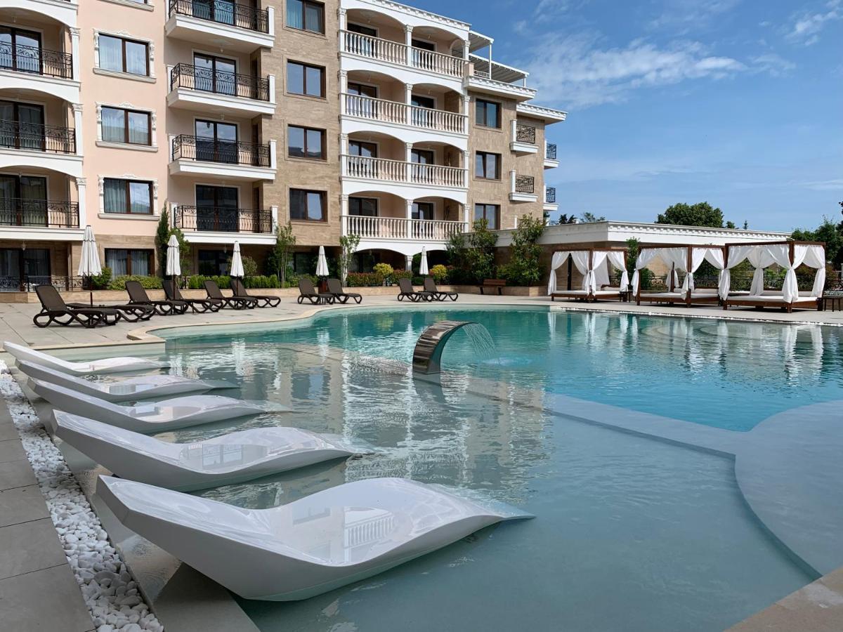 Valencia Gardens Deluxe Apartments เนเซบาร์ ภายนอก รูปภาพ