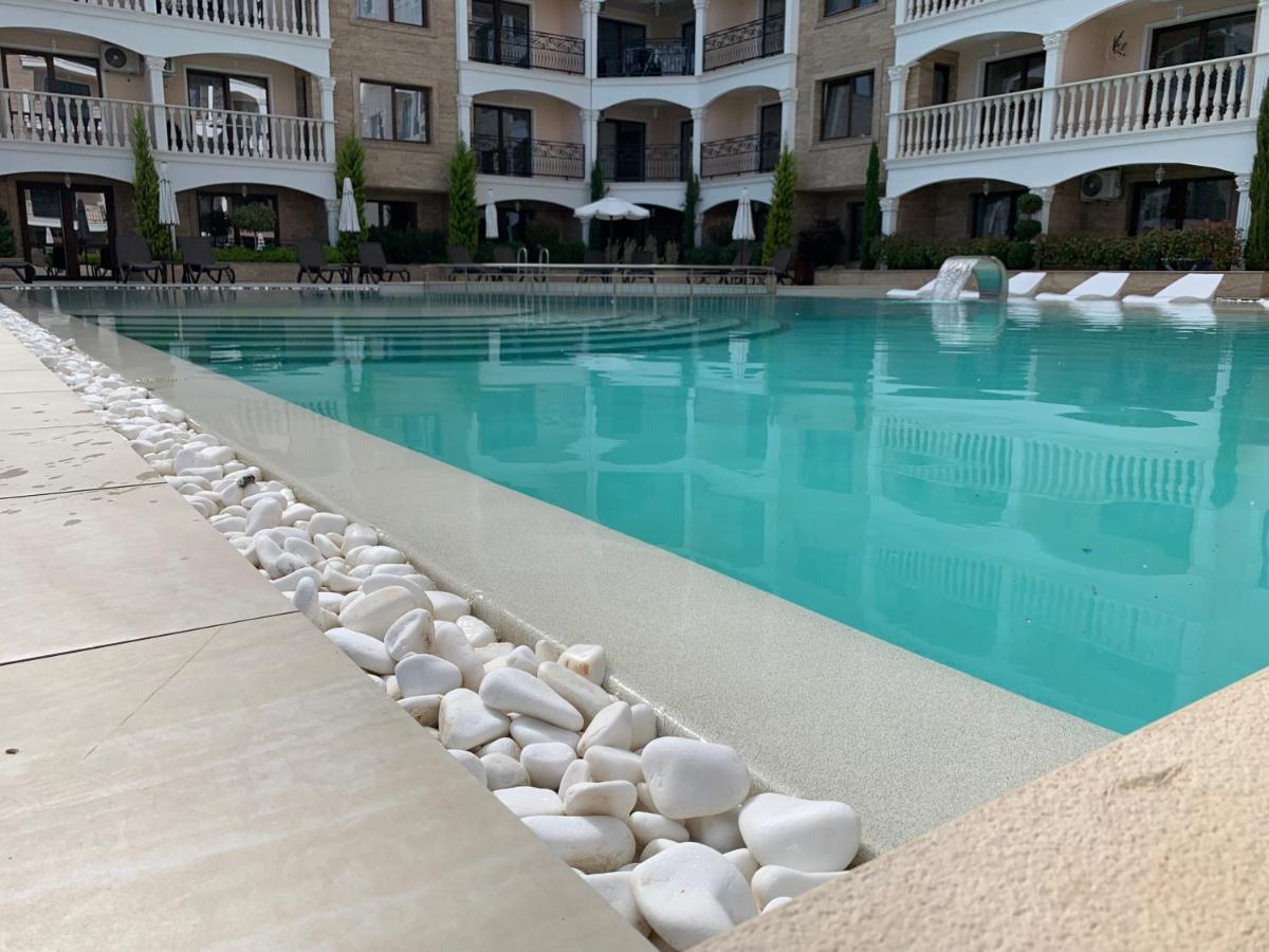 Valencia Gardens Deluxe Apartments เนเซบาร์ ภายนอก รูปภาพ