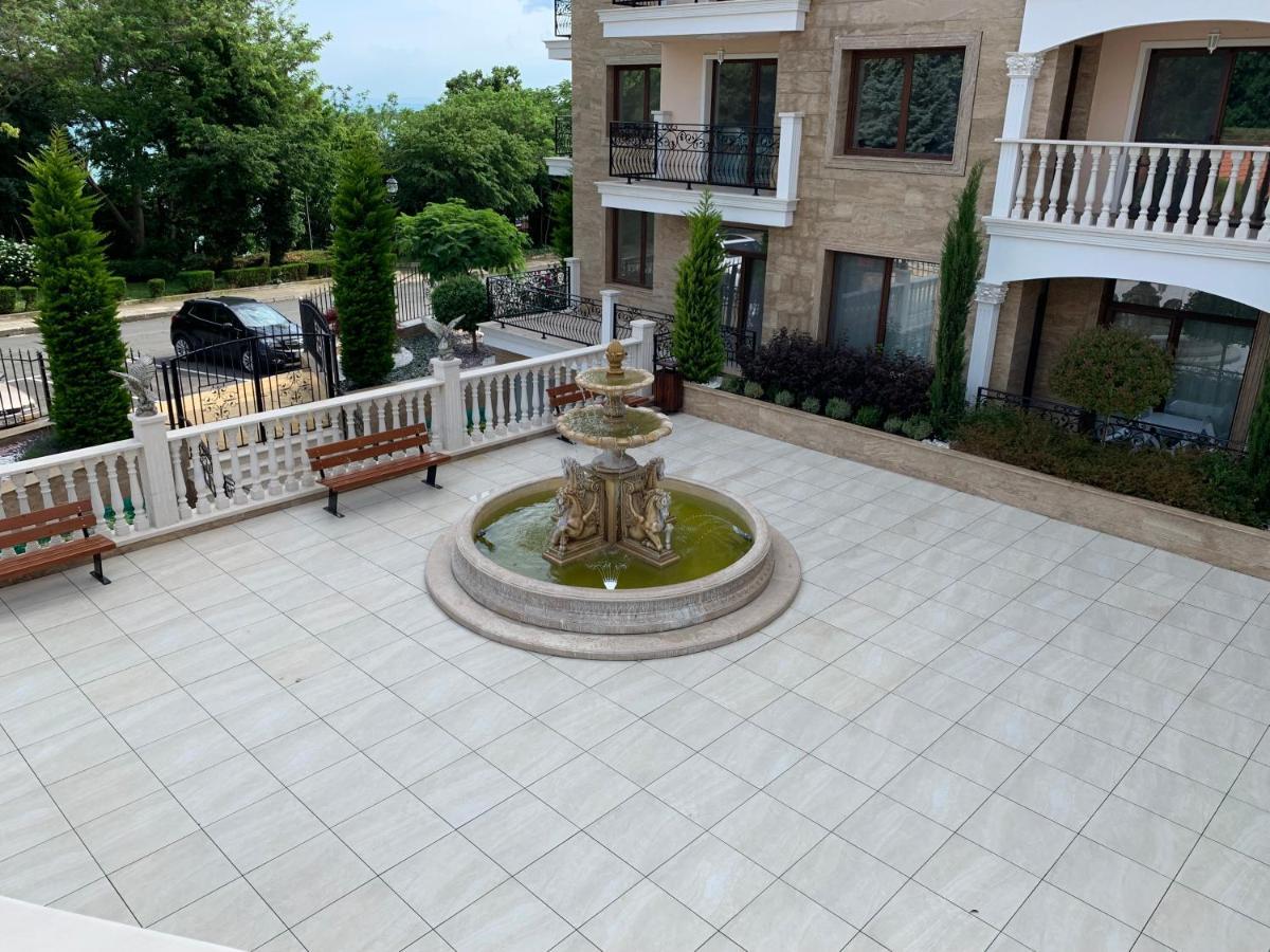 Valencia Gardens Deluxe Apartments เนเซบาร์ ภายนอก รูปภาพ