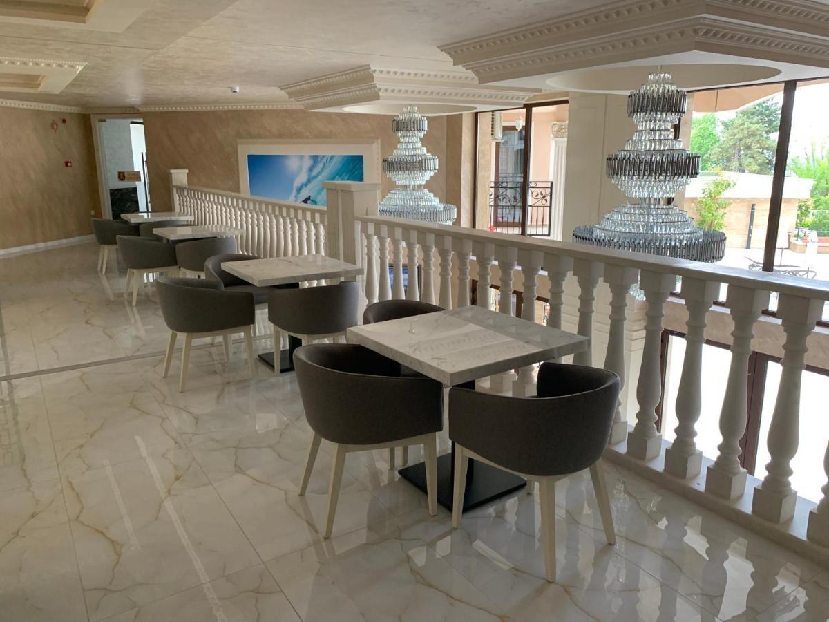Valencia Gardens Deluxe Apartments เนเซบาร์ ภายนอก รูปภาพ